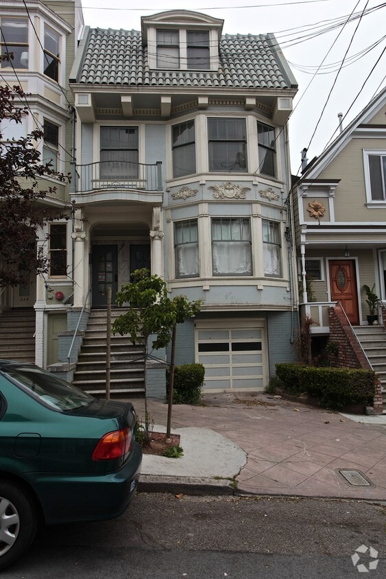 Primary Photo - 230 Hartford St