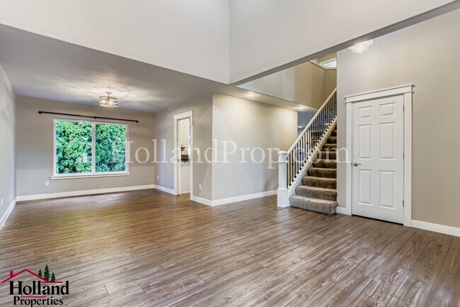 Foto del edificio - Charming 4-Bedroom Home with Fenced Yard a...