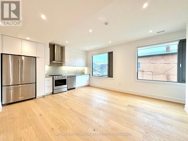 Photo du bâtiment - 155 Dovercourt Rd