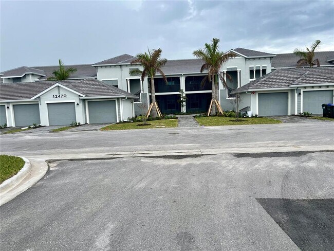 Building Photo - 12470 Wellen Golf St
