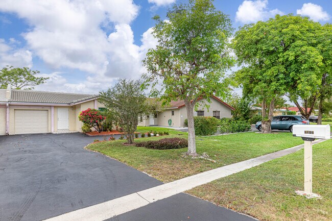 Foto del edificio - 3912 NW 110th Ave