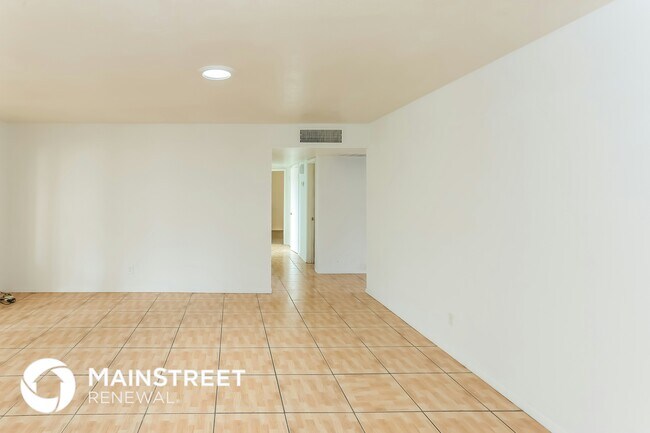 Foto del edificio - 4721 E Polk St