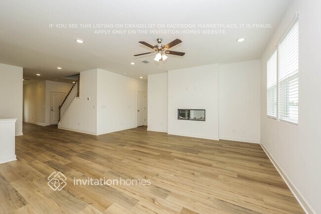 Building Photo - 833 Molly Ln