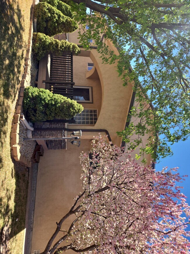 Foto del edificio - 729 Skyview Ct