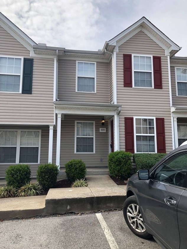 Primary Photo - Nice 2 Bedroom 2.5 Bath Townhome in Lavergne