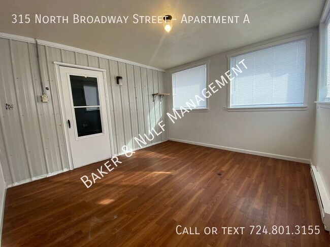 Foto del edificio - 315 N Broadway St