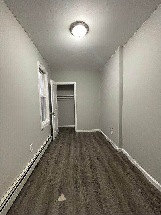 Foto del edificio - 690 S 18th St