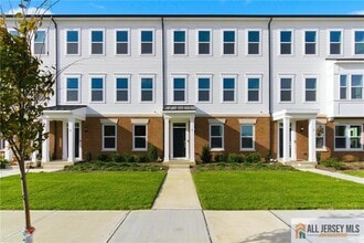 Building Photo - 4 Barton Ave