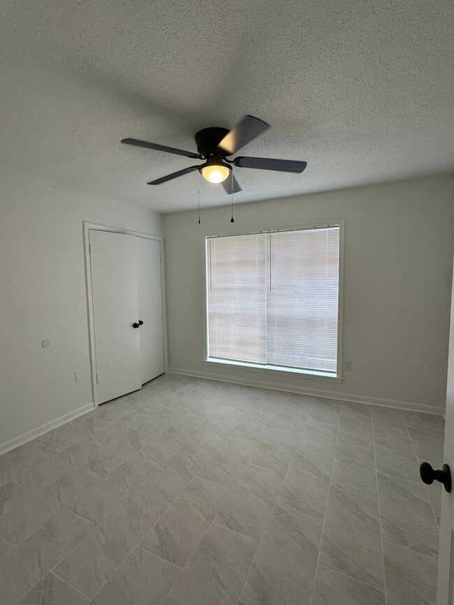 Building Photo - 7929 Steven Franklin Dr