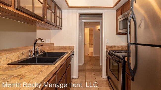 Foto del edificio - 1646 N Mountain View Ave