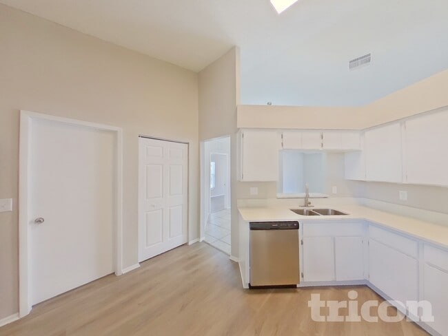 Building Photo - 1236 Sweet Gum Dr