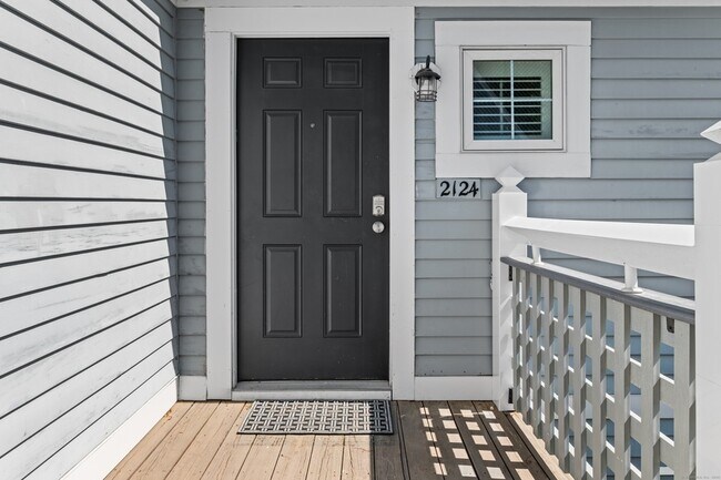 Foto del edificio - 2124 Old Pond Ln