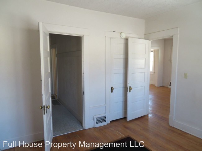 Building Photo - 612-614 13th St N
