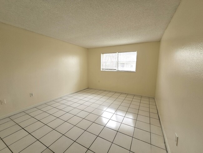 Foto del edificio - 3600 NW 21st St