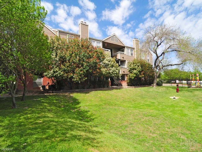 Foto del edificio - 7227 E Highway 290