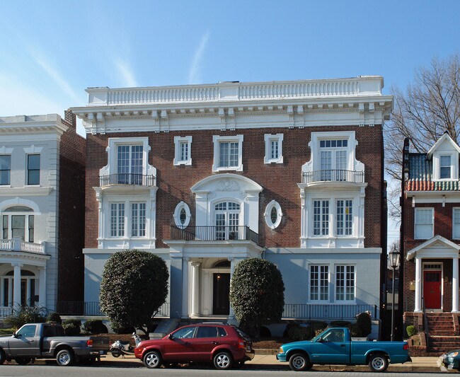 Foto del edificio - 2215 Monument Ave