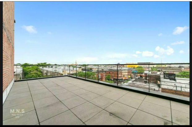 Foto del edificio - 5524 Myrtle Ave