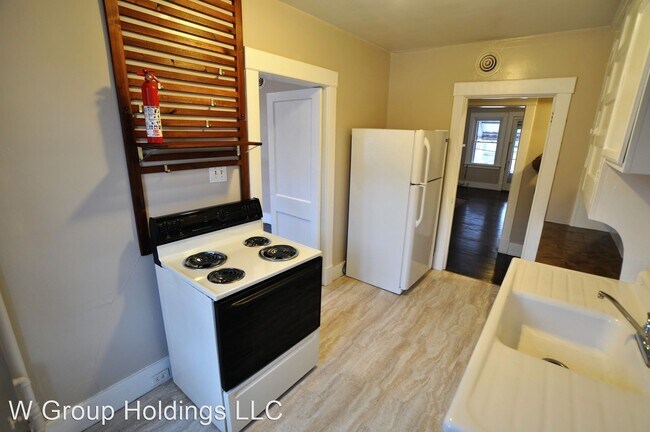 Building Photo - 2 br, 1 bath House - 1306-1308 8th Ave #6