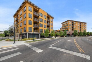 Building Photo - 880 W River St