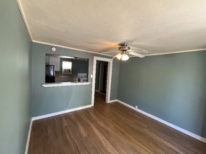 Building Photo - 518 Laredo St