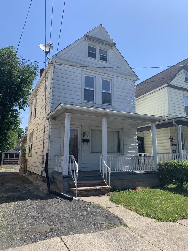 Primary Photo - 243 Horton St