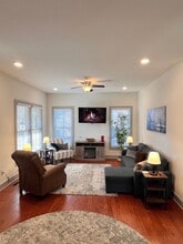 Building Photo - 420 Veritas St