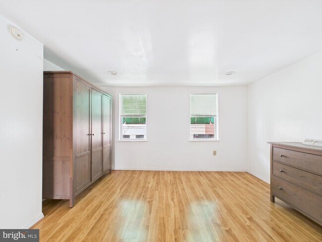 Foto del edificio - 628 McClellan St