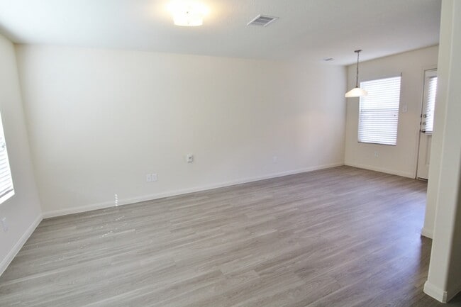 Building Photo - 5851 Santa Bernadetta