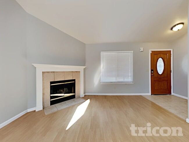 Foto del edificio - 1600 Cattail Ct