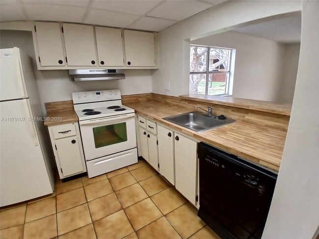 Building Photo - 11273 SW 88th St