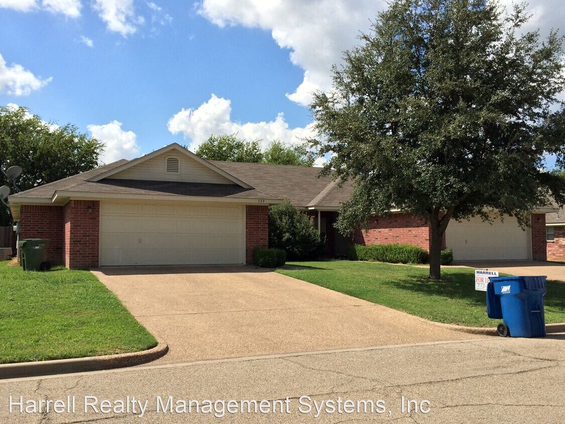 3 br, 2 bath House 527 Shady Park House Rental in Hewitt, TX