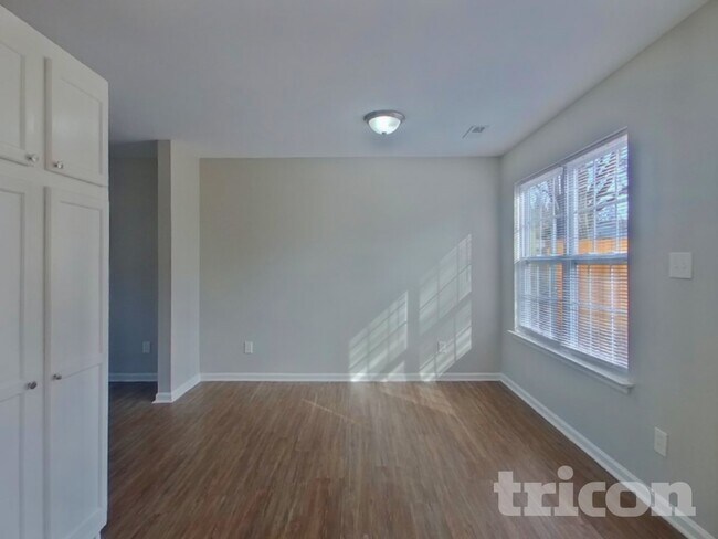 Foto del edificio - 1110 Hipp Rd