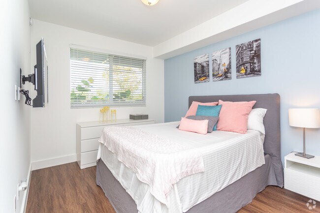 Interior Photo - z-012226-Princeton Groves