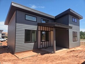 Building Photo - 2158 E Bonnies Wy