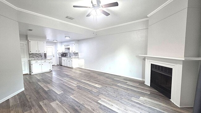 Building Photo - 920 E Escondido Rd