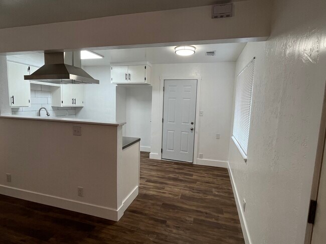 Foto del edificio - 1168 West Cir