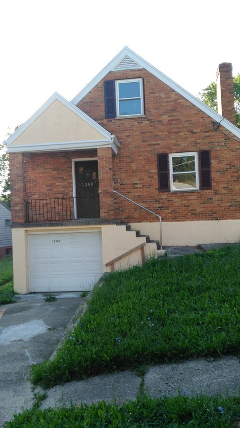 Primary Photo - Great 3 bed, 2 bath home in Price Hill