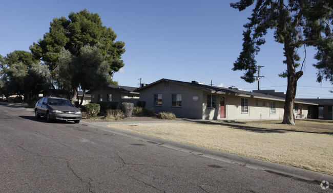 Building Photo - Goldcrest Apartments