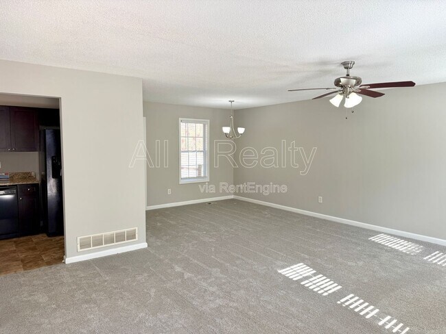 Foto del edificio - 753 Newport Dr