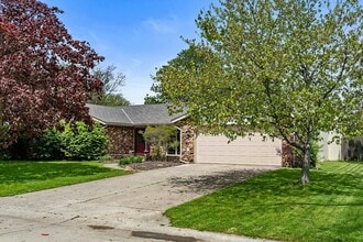 Building Photo - 4108 W Kings Row St