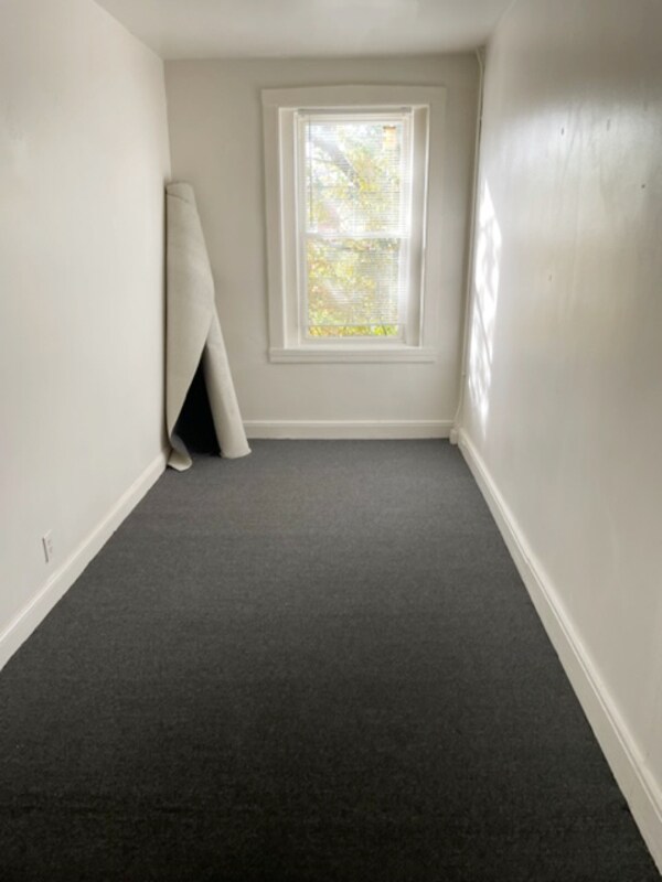 Foto del edificio - 828 Hollins St