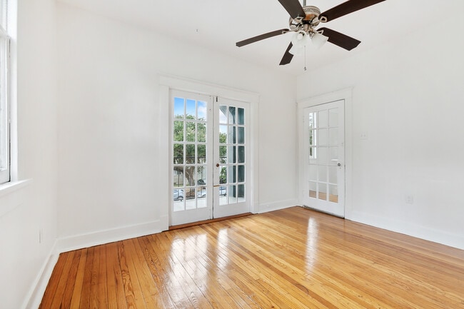 Photo - 3615 Louisiana Ave Pkwy Townhome