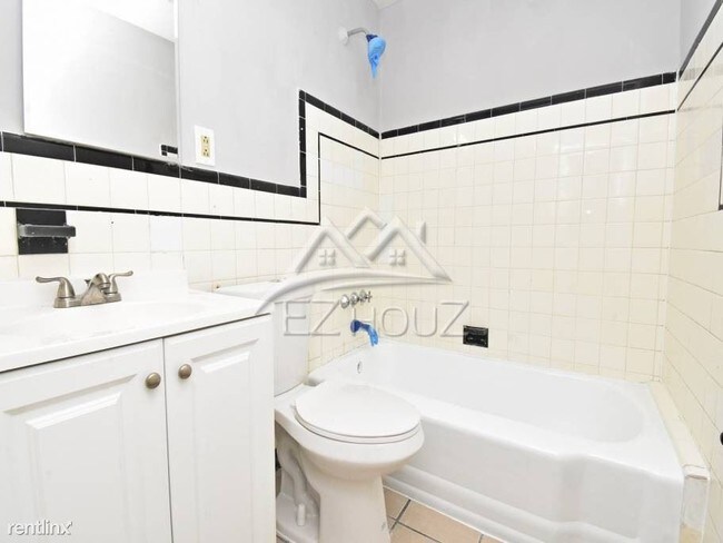 Foto del edificio - 3 br, 1 bath Apartment - 4809 Beaufort Ave