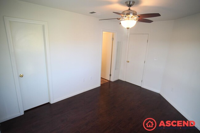 Foto del edificio - Lovely Townhome in Southwest Bakersfield!