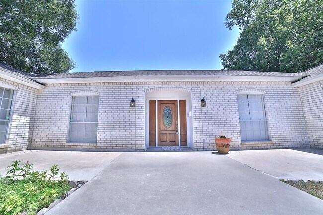 Building Photo - 1434 Pirates Cove