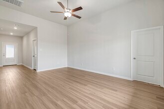 Building Photo - 417 Sunny Highlands Dr