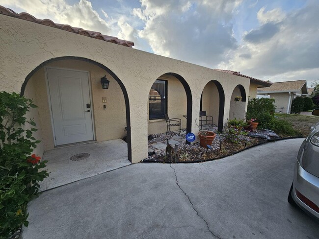 Building Photo - 251 SW 15th Dr