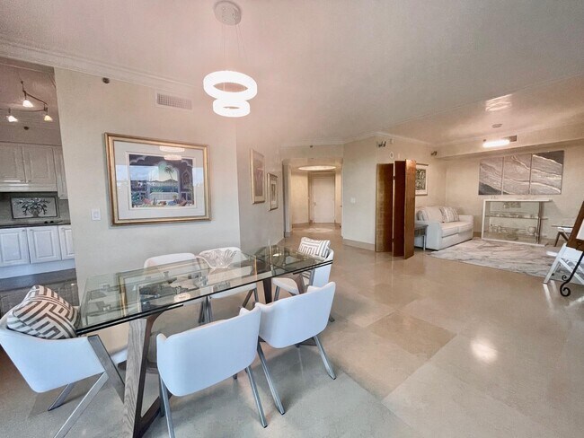 Foto del edificio - 3720 S Ocean Blvd