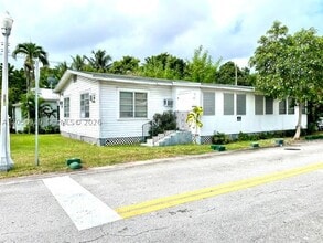 Building Photo - 200 Florida 200