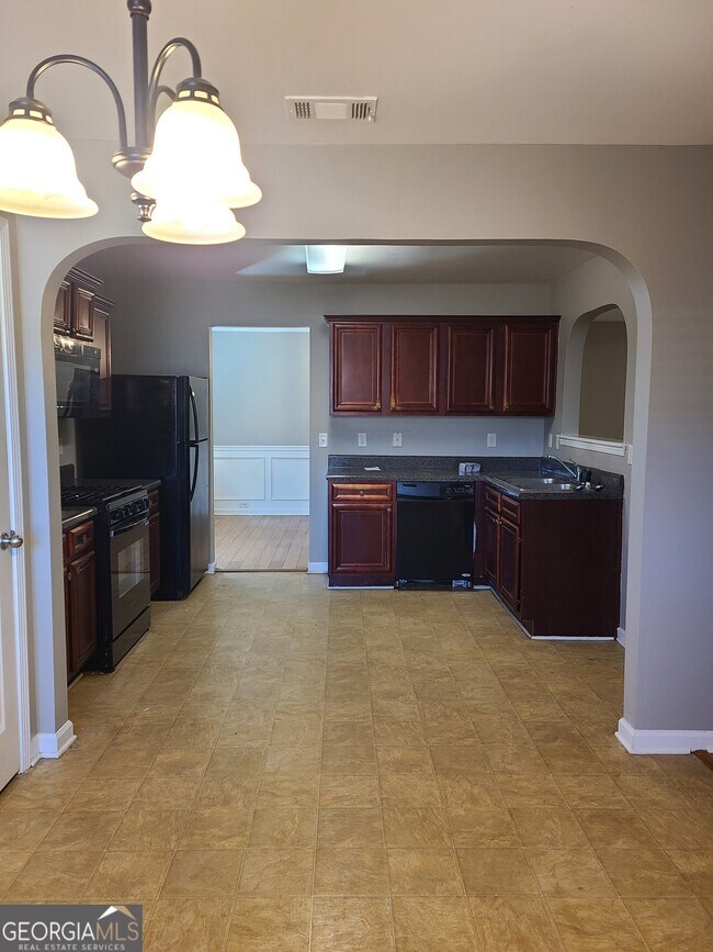 Foto del edificio - 2416 Cornell Cir
